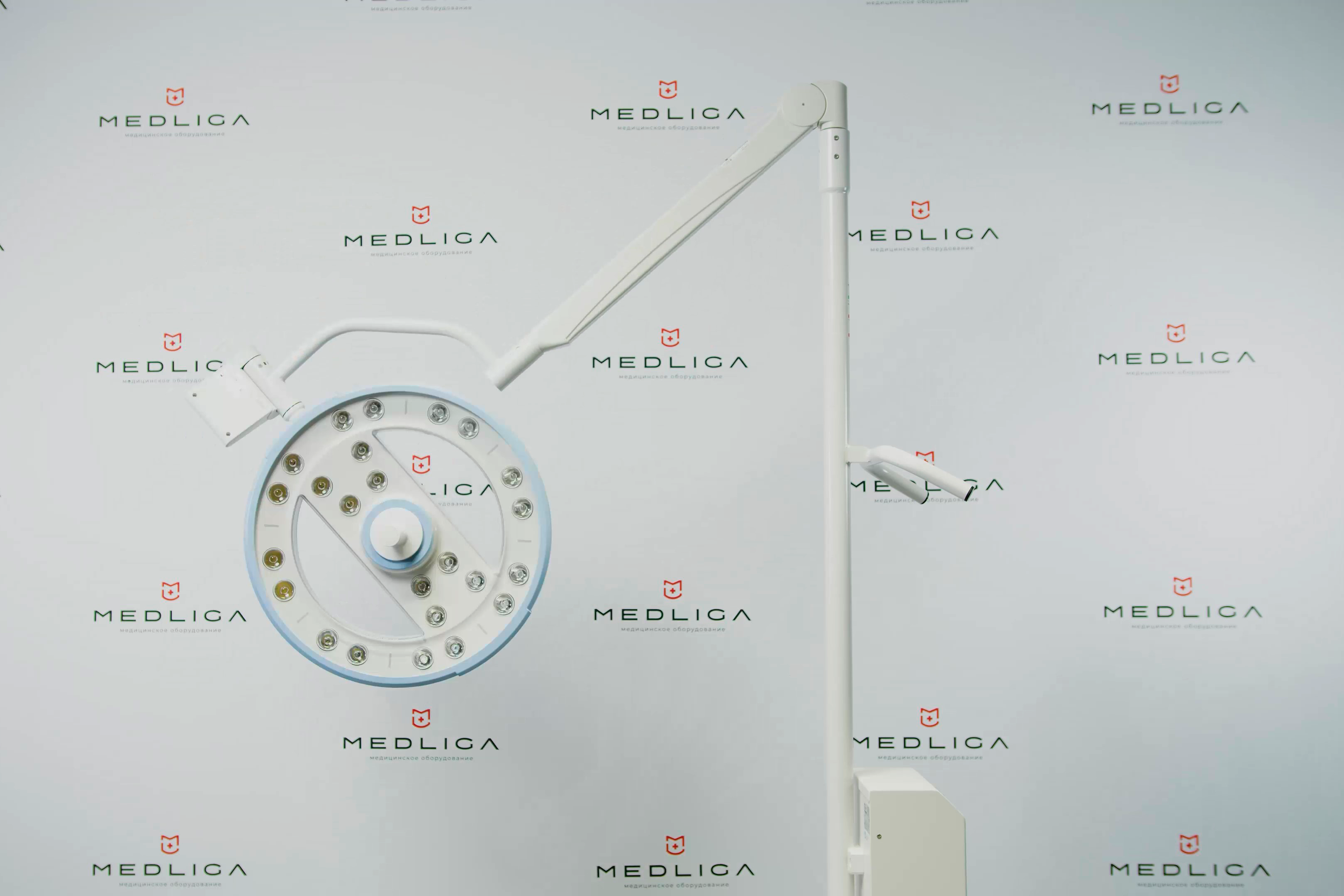 Видеообзор операционного светильника Mindray HyLED 730M